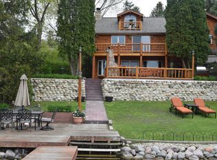 W349N5259 Point Comfort Dr, Okauchee, WI 53069