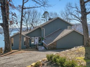 32 Ravenshoe Rd, Rogers, AR 72756