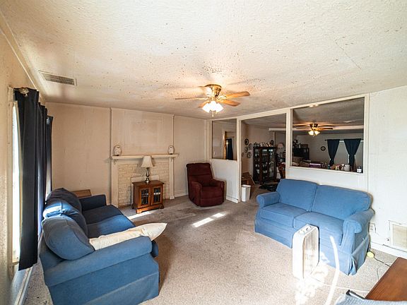 3rd image of 3858 Pecan Dr