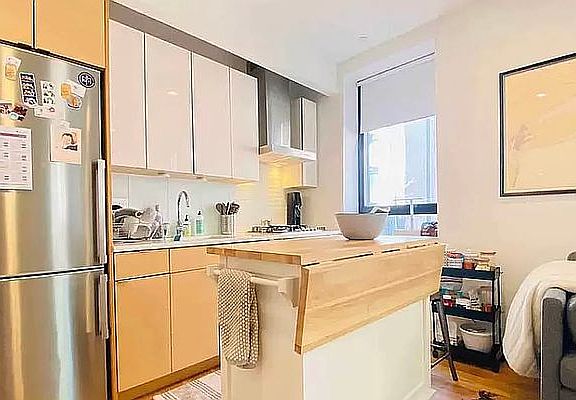 2nd image of 137 Nelson St #3BB