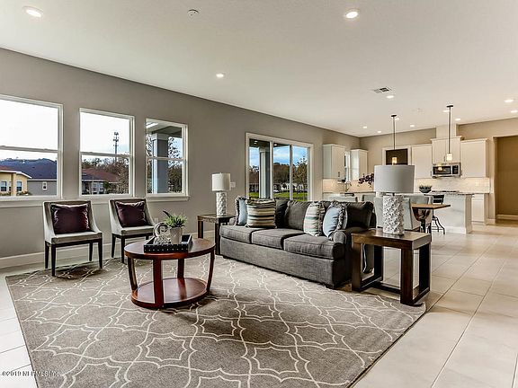 5th image of 330 Stone Creek Cir