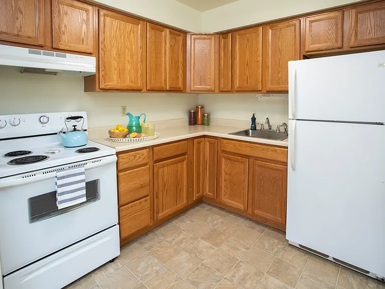Green Acres Apartments — Photo 5