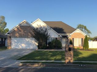 1914 Red Sunset Dr, Decatur, AL 35603