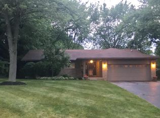 70 McKinley Dr, Troy, MI 48098
