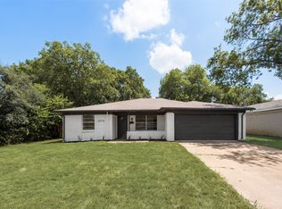 2710 Posey Dr, Irving, TX 75062