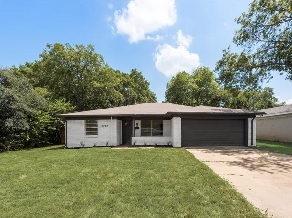 2710 Posey Dr, Irving, TX 75062