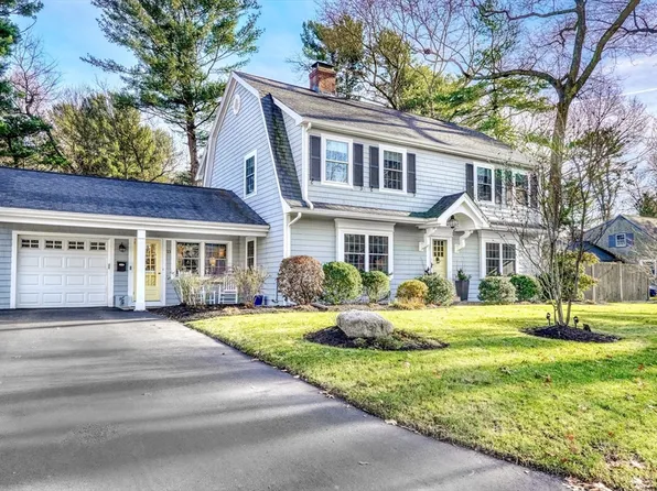 13 Hoover Rd, Hingham, MA 02043