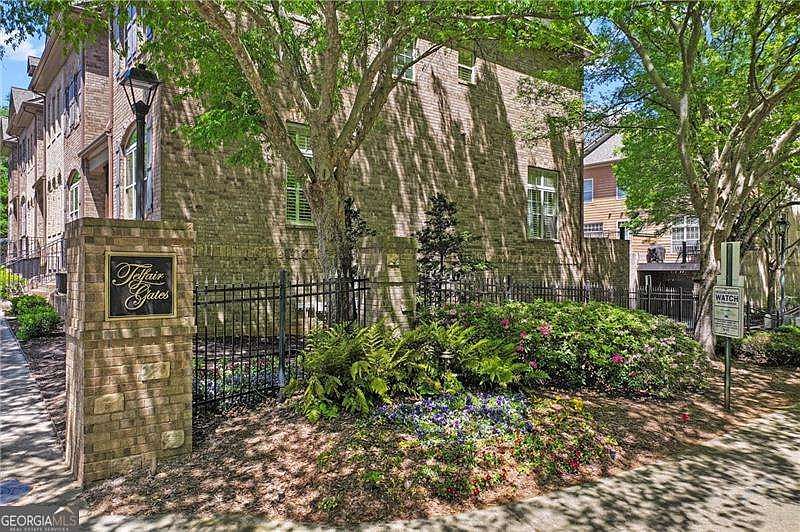 1st image of 934 Telfair Close