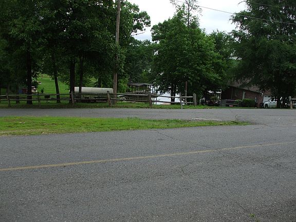 3rd image of 101 Windamere Dr