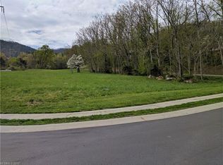 3 Deer Horn Cir, Black Mountain, NC 28711
