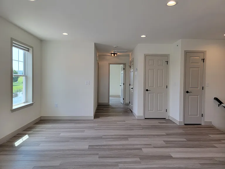 11 Yacht Ave #C — Photo 9