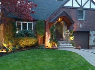 684 Larch Ave, Teaneck, NJ 07666