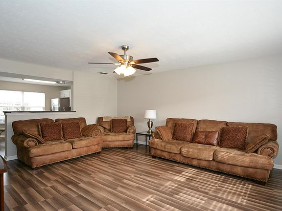 2nd image of 344 Arapaho Dr