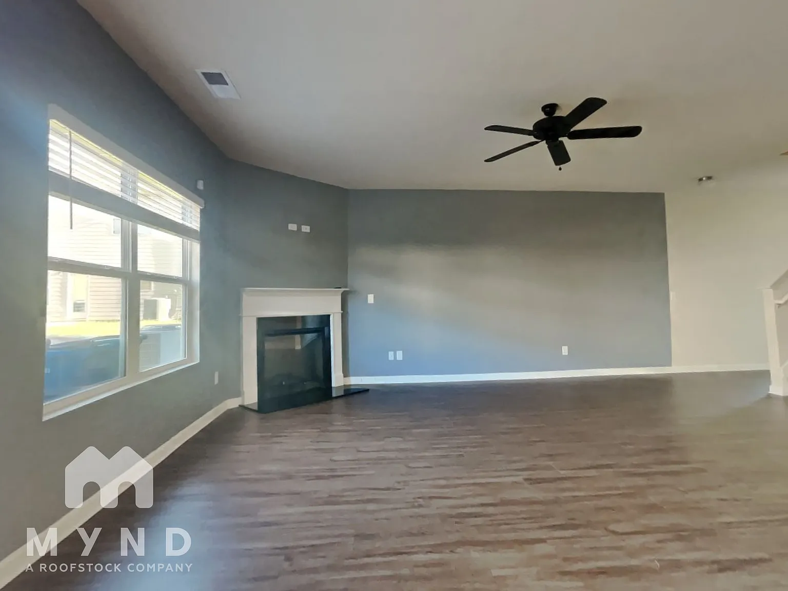 3 bed, 2.5 bath, 1979 sqft, $2,055 — Photo 4