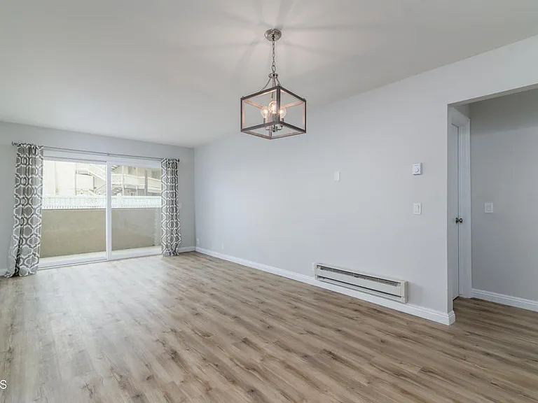 257 E Surfside Dr — Photo 4