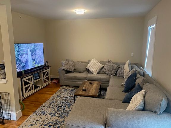 5th image of 72 Tunxis St #78