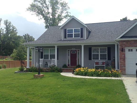 3rd image of 1729 Sherry Ln