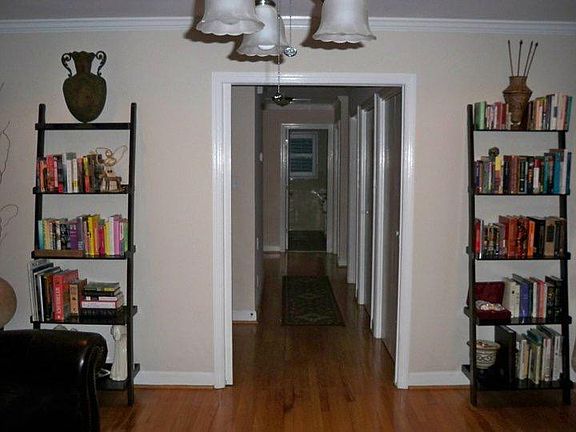 5th image of 4206 Colton Dr