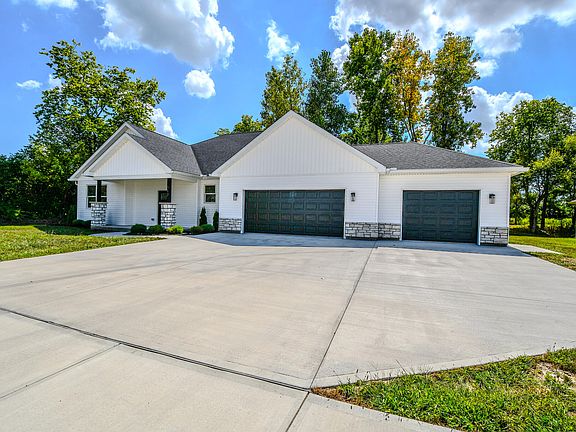 2nd image of 517 Cherry Ln