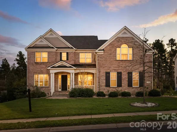 374 Hampton Trail Dr, Fort Mill, SC 29708