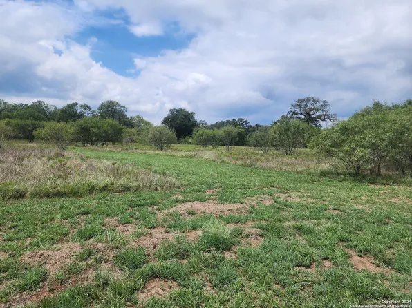 255 Zion Hill, Seguin, TX 78155