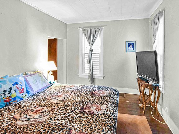 5th image of 15604 Loomis Ave