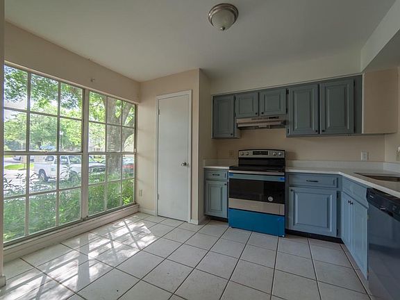 4th image of 16316 Rambling Vine Dr W
