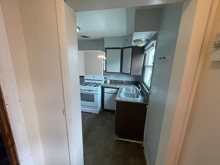 2323-2337 S 5th St./2346-2348 S Chase Ave. - 13 Unit — Photo 17