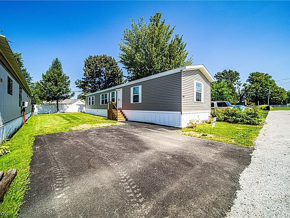 2nd image of 130 Marilyn Dr
