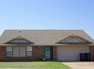 1400 NE 11th St, Moore, OK 73160