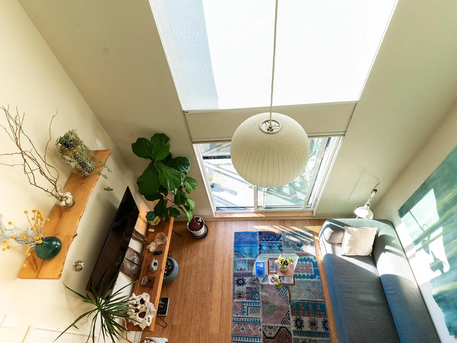 1303 S Hill St — Photo 1