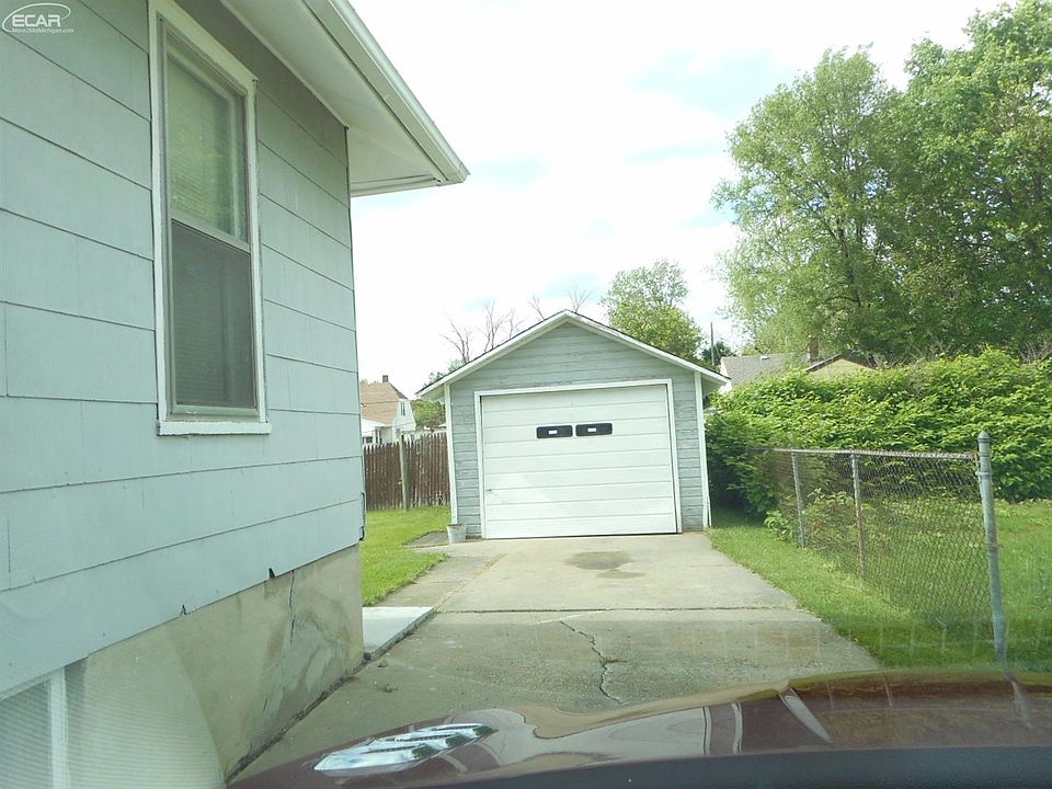 2nd image of 1921 Kansas Ave