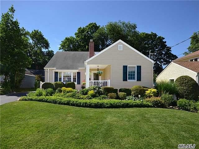 1st image of 7 Hill Dr