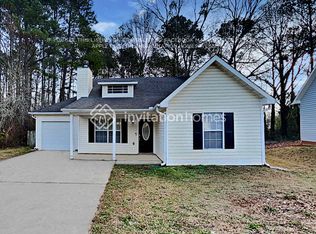 1322 N Hampton Dr, Hampton, GA 30228