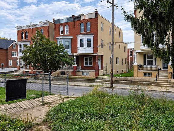 3rd image of 610 E Locust Ave