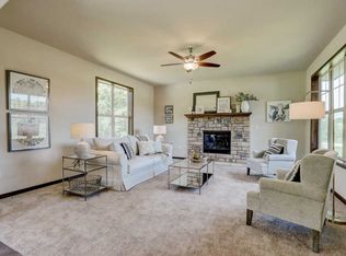 S38W27188 Cider Hills Dr, Waukesha, WI 53189