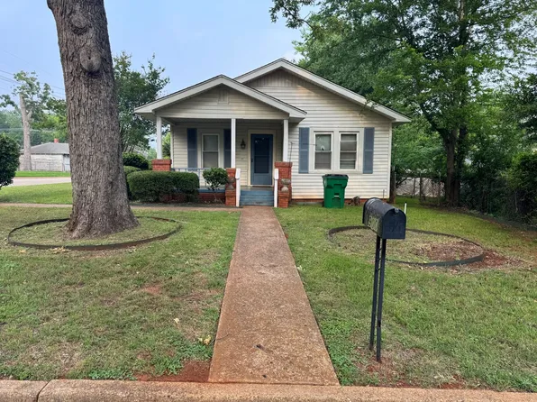 900 S Micheaux Ave, Palestine, TX 75801