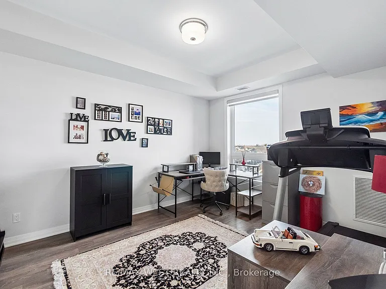 58 Adam Sellers St #605 — Photo 13