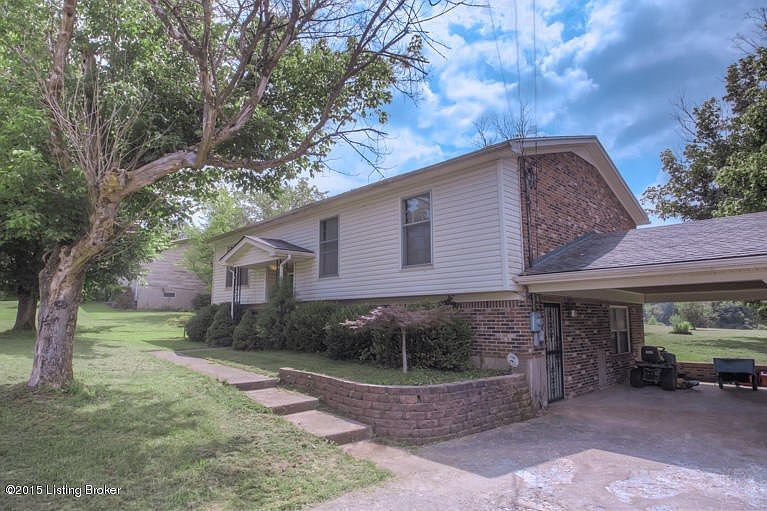 realty-sharon-dr-015-Edit[1]