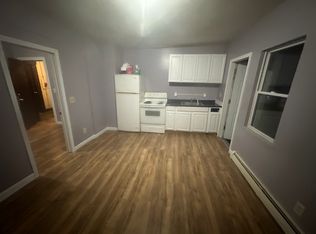 471 Beech St APT 8, Manchester, NH 03103