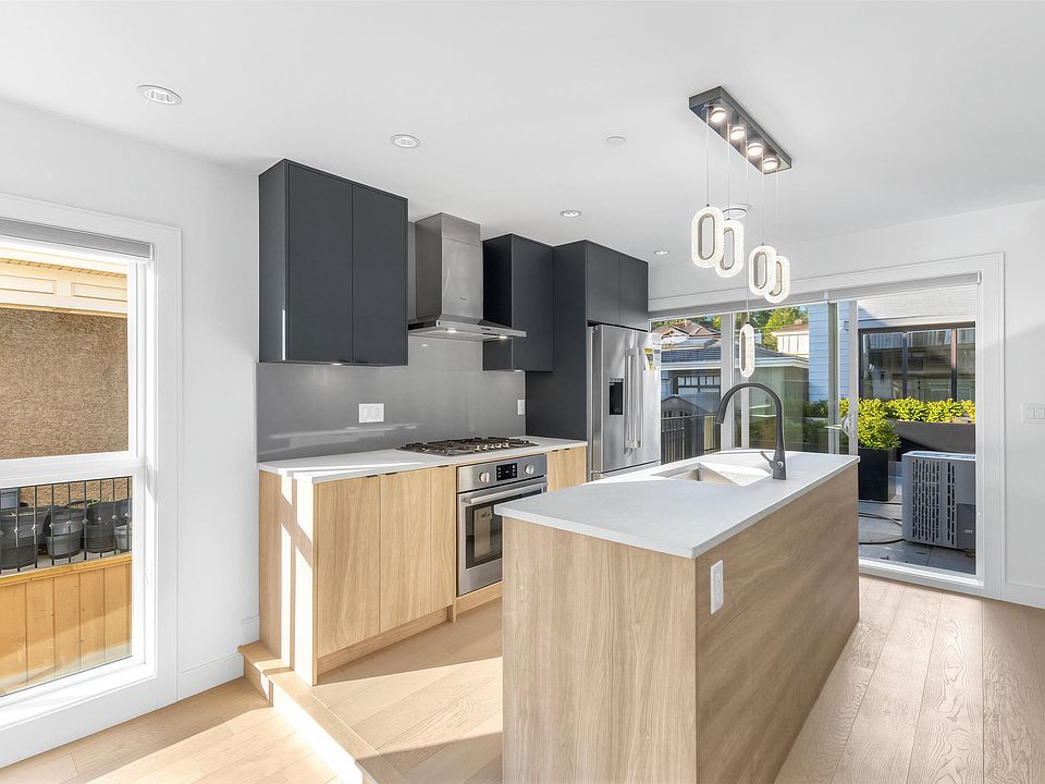 2nd image of 1007 W 58th Ave