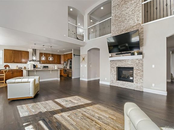 3rd image of 15156 Fillmore Way