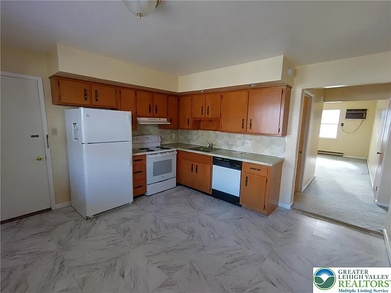 235 N Nice St #4 — Photo 2