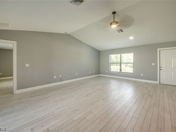 5th image of 12866 Iona Rd