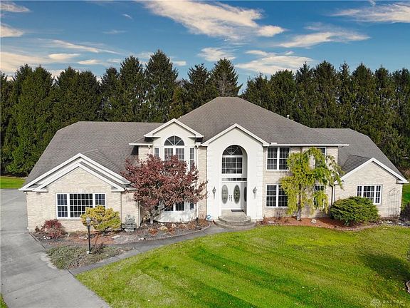 2nd image of 441 Meadowood Dr