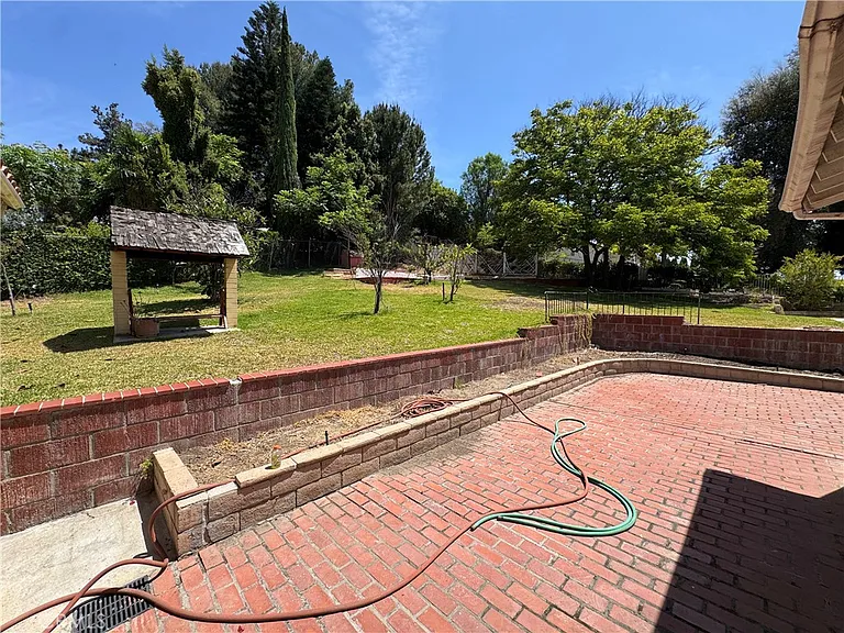 21015 Cantel Pl — Photo 32