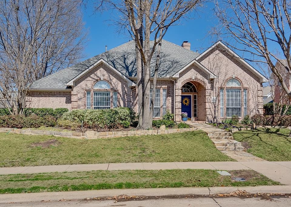 1st image of 806 Pelican Ln