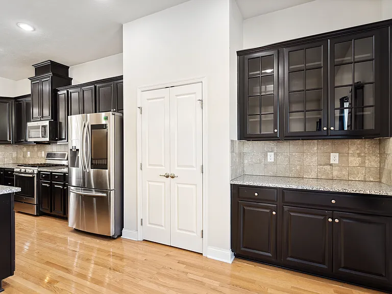 138 Seneca Pl — Photo 26
