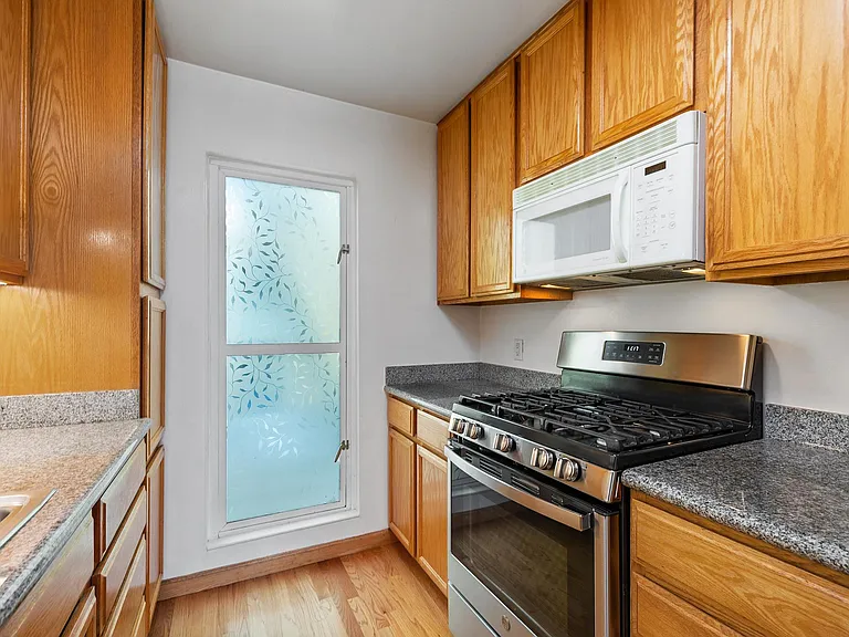 1958 Golden Gate Ave #1 — Photo 9