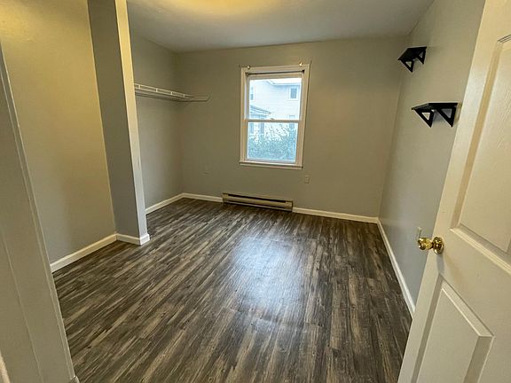 4th image of 154 Bowery St #3